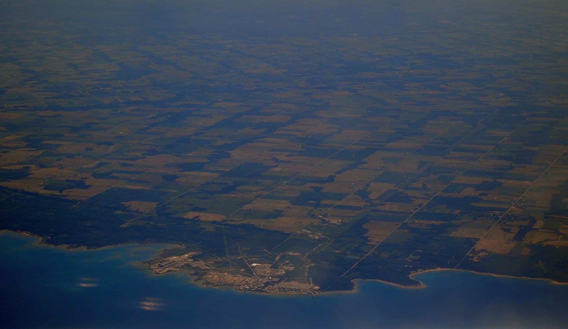 The Bruce nuclear generating station on the Lake Huron shore, seen from the air.