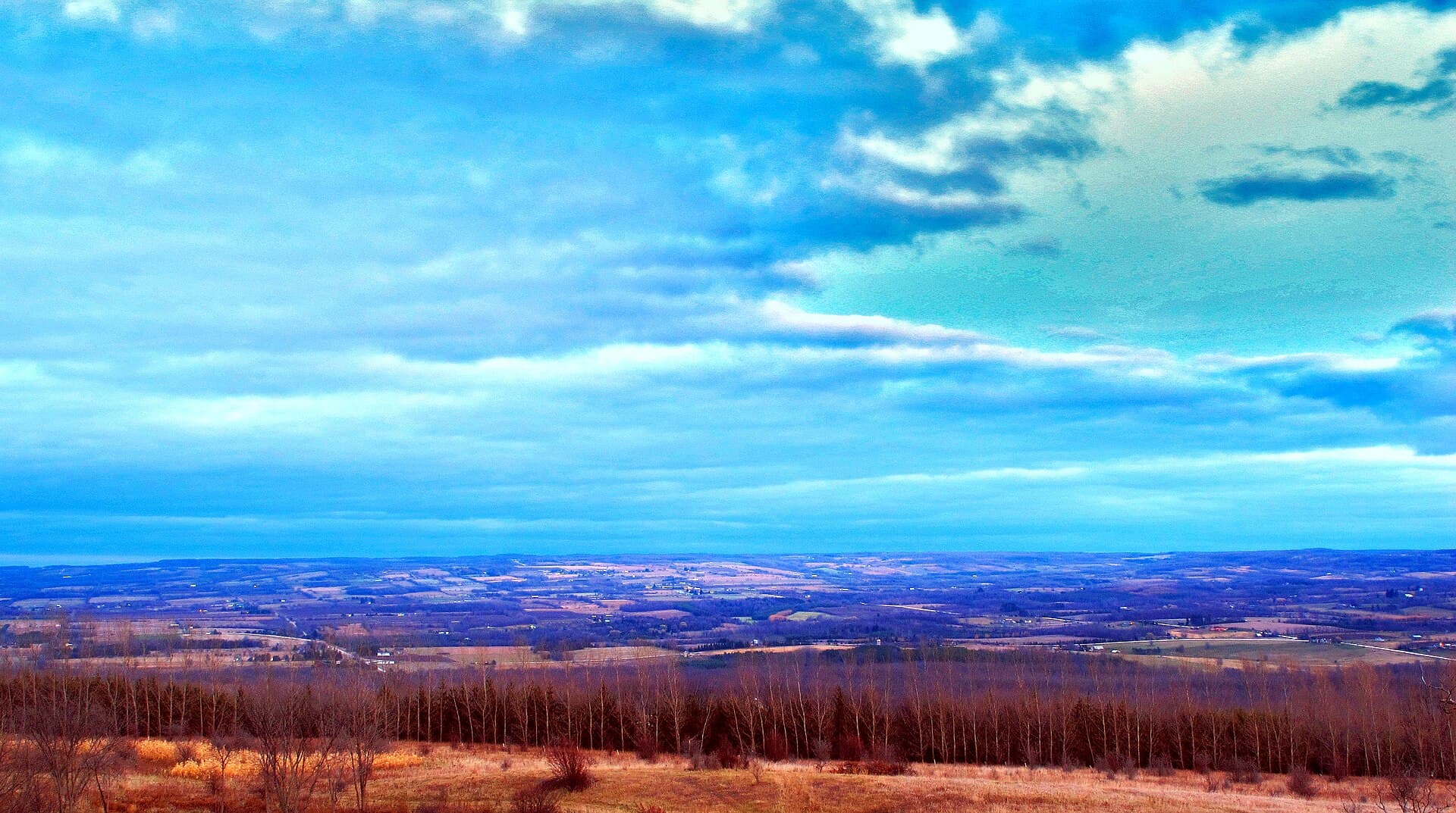 Rolling countryside in Grey County